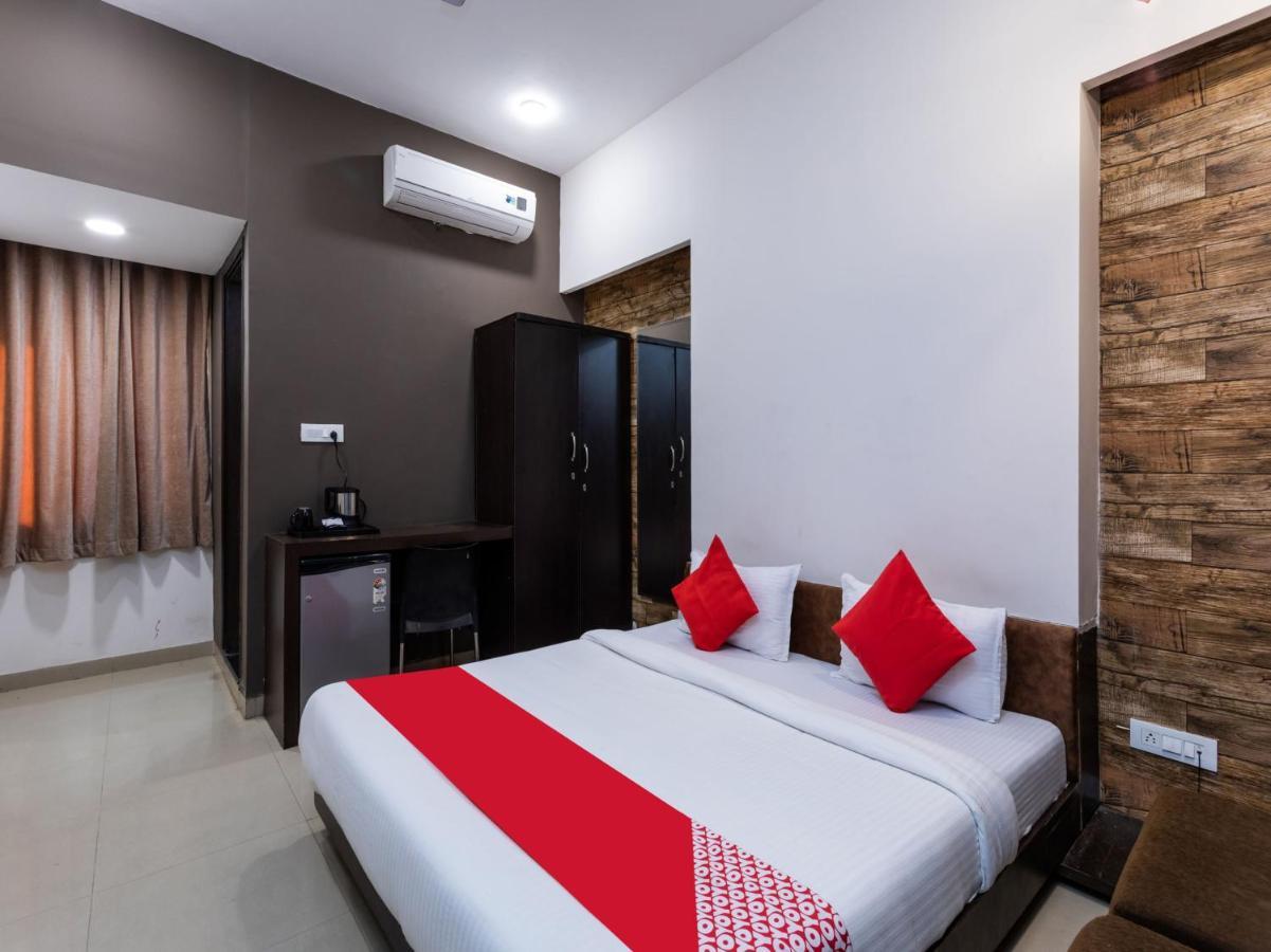 אגרה Oyo 72937 Hotel Tyagraj מראה חיצוני תמונה