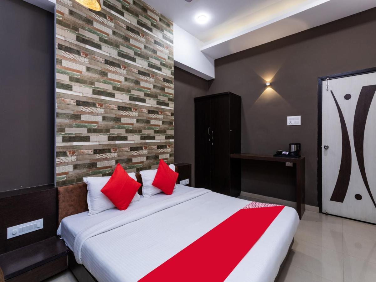 אגרה Oyo 72937 Hotel Tyagraj מראה חיצוני תמונה