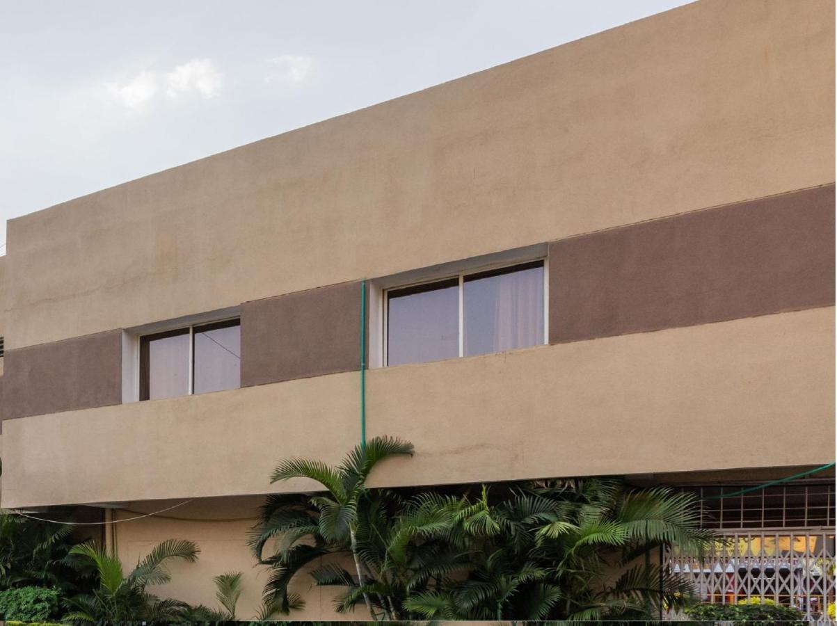 אגרה Oyo 72937 Hotel Tyagraj מראה חיצוני תמונה